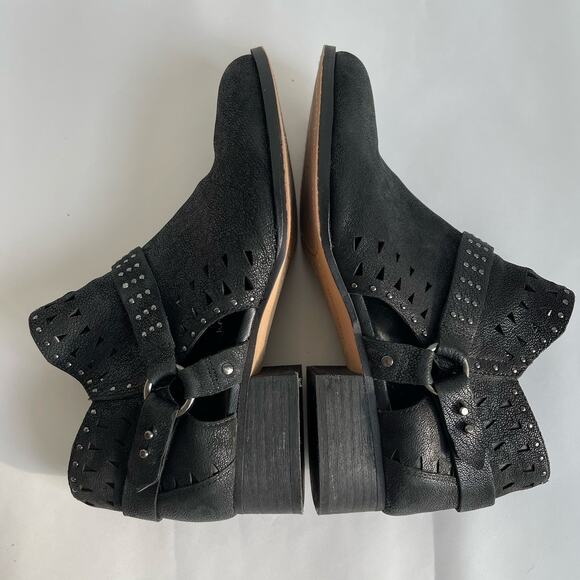 Vince Camuto Calley Leather Studded Harness Ankle Boots Black Booties Size 10 - Picture 6 of 11